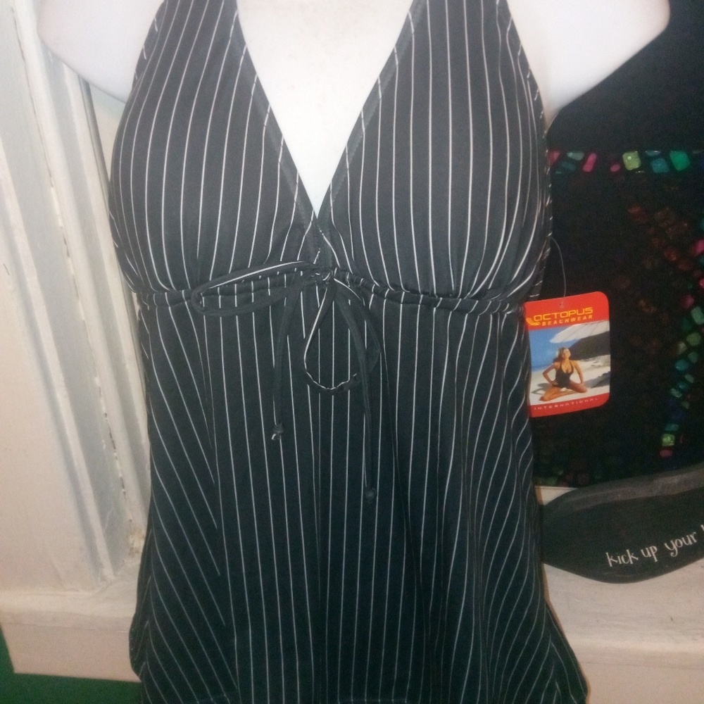 Octopus Beachwear black and white tankini top